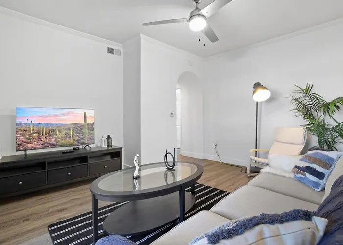 Apartment Cozysuites Walk To Stadium With Pool & Gym!
