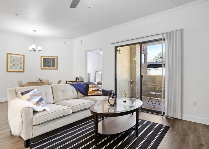 Cozysuites Walk To Stadium With Pool & Gym! *
