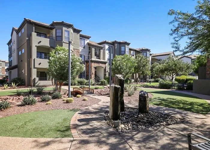 Cozysuites Walk To Stadium With Pool & Gym! * Glendale