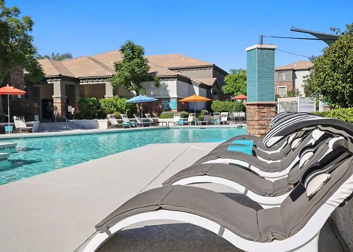 Apartment Cozysuites Walk To Stadium With Pool & Gym! *