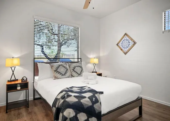 Cozysuites Walk To Stadium With Pool & Gym! Apartment Glendale